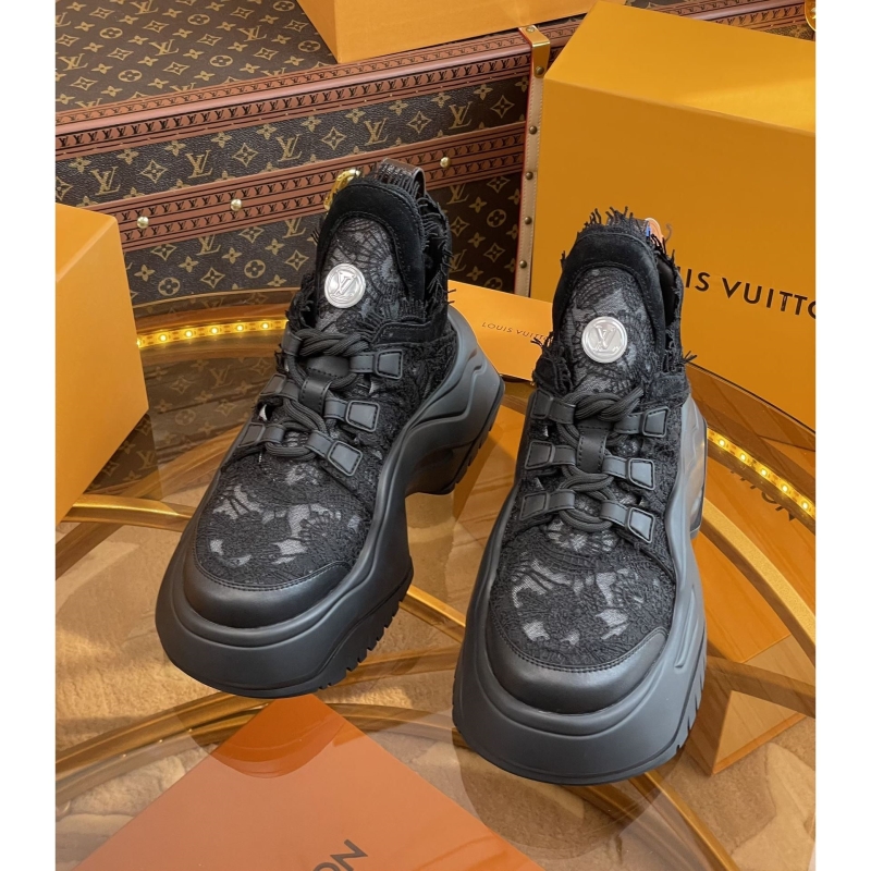 l**is V*t*n sneakers